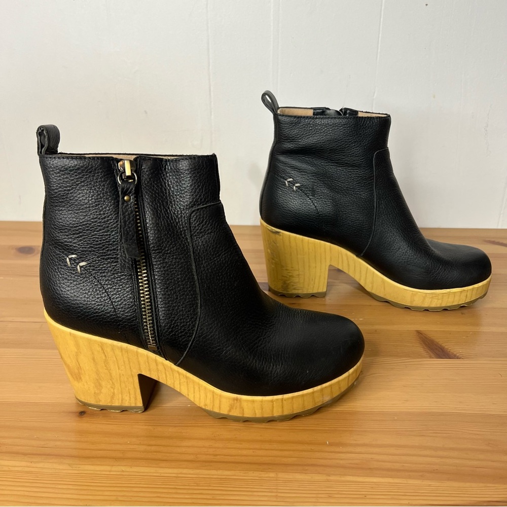 Dr. Scholl's Black Ankle Boots with Tan Sole - Picture 3 of 10